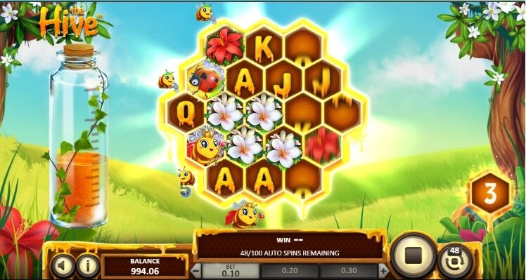 The Hive slot gameplay