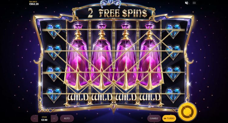 Crystal Mirror slot gameplay