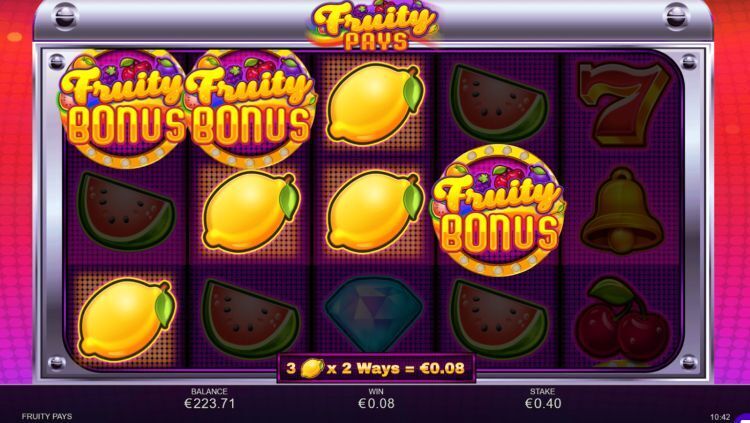 Fruity Pays slot bonus trigger